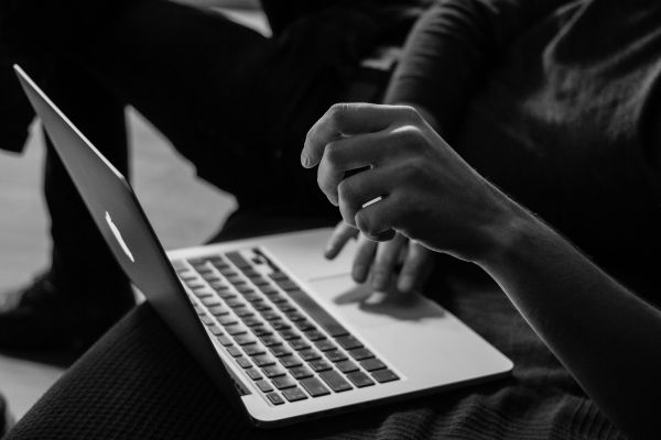 Top 5 ressources pour suivre l'actualité marketing en 2026