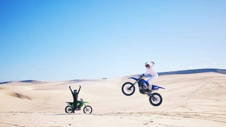 Sweats personnalisés : comment améliorer le moral des employés et la productivité ?