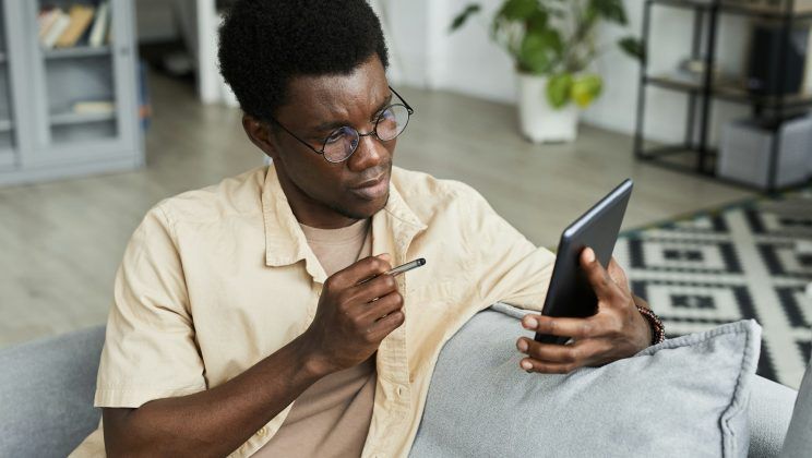 Optimisez vos opérations et réduisez vos coûts avec des chatbots